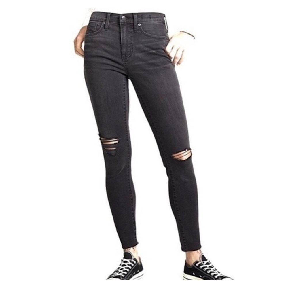 Madewell Jeans size 25‎ High Riser Skinny Skinny Black Distressed Raw Hem A8535
